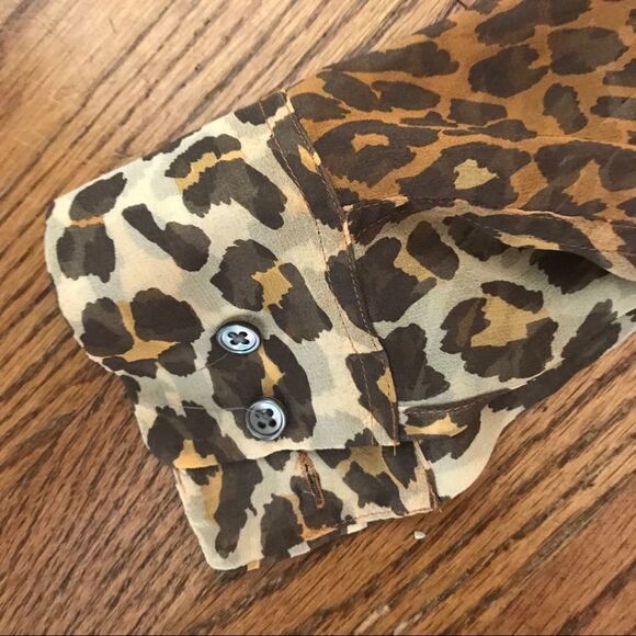 Equipment 100% silk super sheer leopard blouse XS - Picture 4 of 6